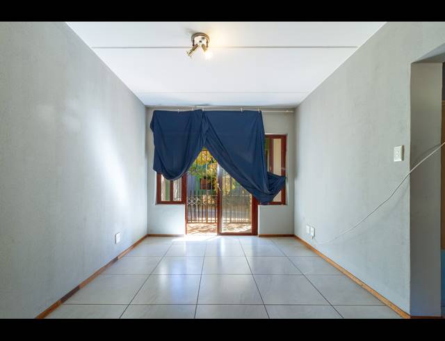 2 BEDROOM APARTMENT FOR SALE IN HONEYDEW GROVE